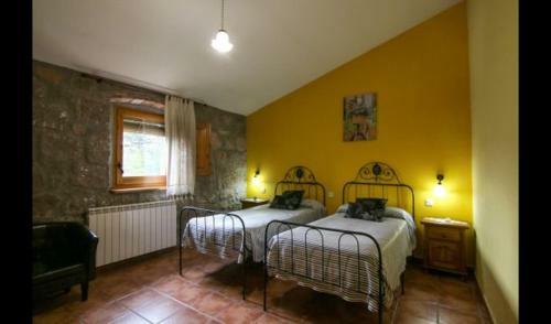 Gironella Villa Sleeps 17 With Pool