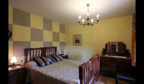 Gironella Villa Sleeps 17 With Pool