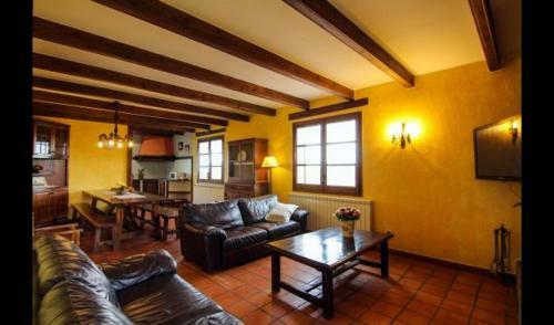 Gironella Villa Sleeps 15 With Pool