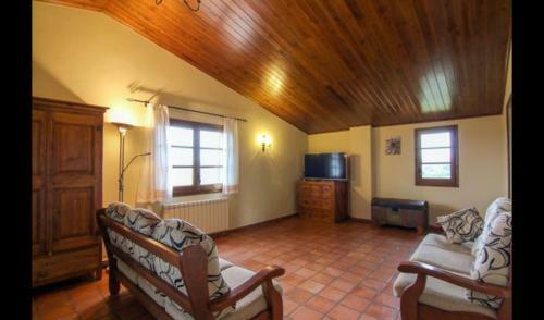 Gironella Villa Sleeps 15 With Pool