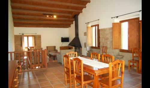 Gironella Villa Sleeps 11 With Pool