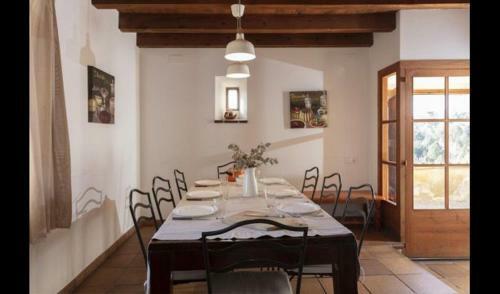 Gironella Villa Sleeps 11 With Pool