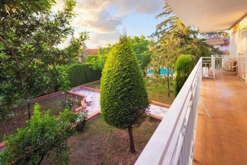 New. Luxury Villa C&c. Jard�n, Piscina Y Barbacoa