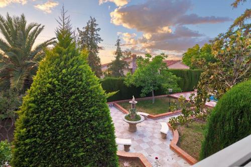 New. Luxury Villa C&c. Jard�n, Piscina Y Barbacoa