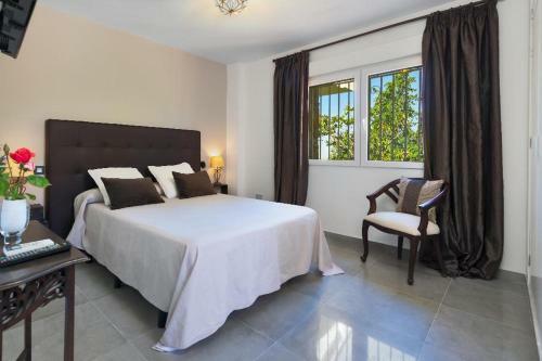 New. Luxury Villa C&c. Jard�n, Piscina Y Barbacoa