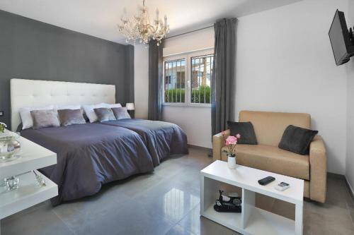 New. Luxury Villa C&c. Jard�n, Piscina Y Barbacoa
