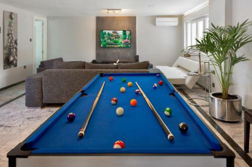 New. Luxury Villa C&c. Jard�n, Piscina Y Barbacoa