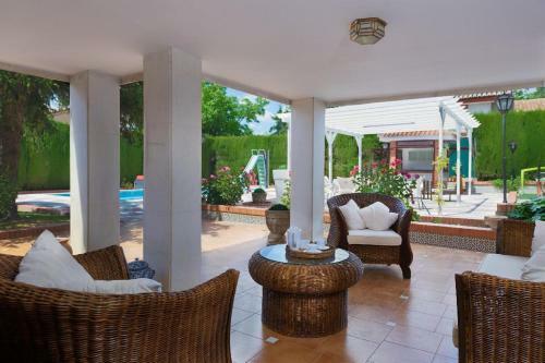 New. Luxury Villa C&c. Jard�n, Piscina Y Barbacoa