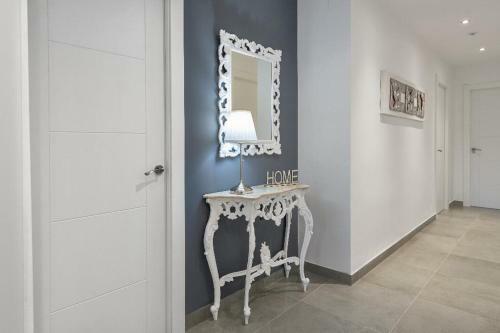 New. Luxury Villa C&c. Jard�n, Piscina Y Barbacoa