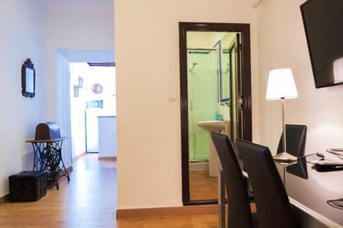 Apartment With 2 Bedrooms In Granada With Wifi