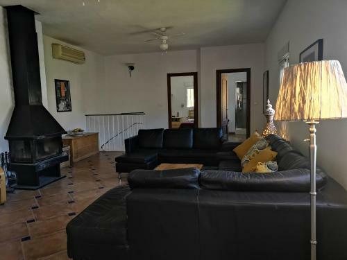 Beautiful 9 Bed Villa Private Pool Large Garden