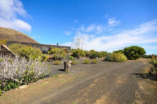 Villa La Bodega - House On Volcano With A Piano