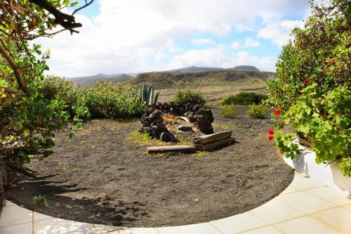 Villa La Bodega - House On Volcano With A Piano