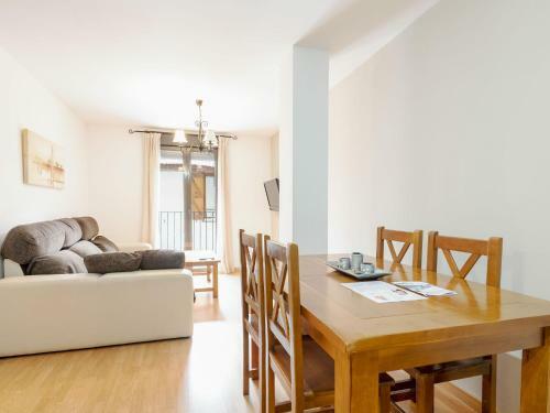 Pleasant Apartment In Gudar With Heating