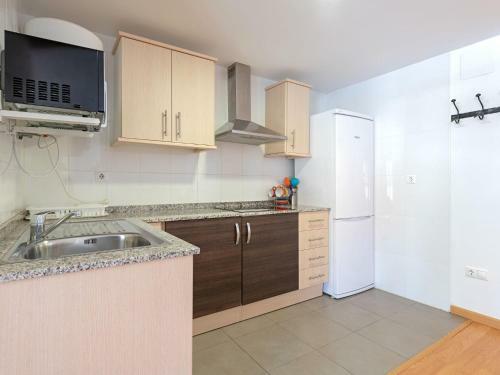 Spacious Apartment In Gudar With Heating
