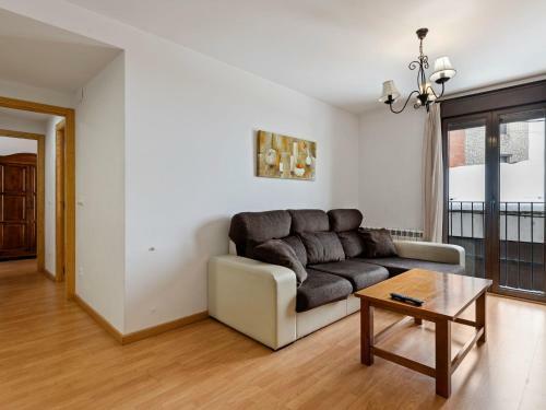 Inviting Apartment In Gudar With Balcony
