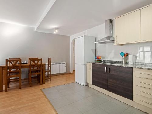 Quaint Apartment In Gudar With Heating