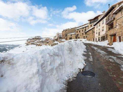 Charming Apartment In Gudar With Heating