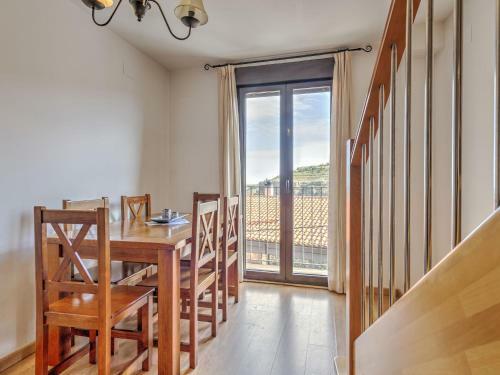 Modern Apartment In Gudar With Terrace