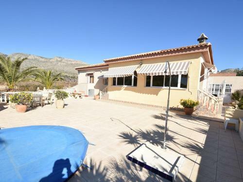 Comfortable Holiday Home With Swimming Pool In Valencia