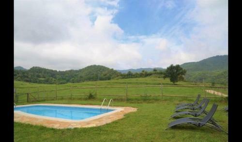 Villa In Els Hostalets D'en Bas Sleeps 15 With Pool