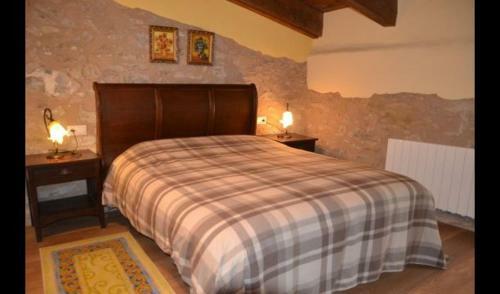 Villa In Els Hostalets D'en Bas Sleeps 15 With Pool