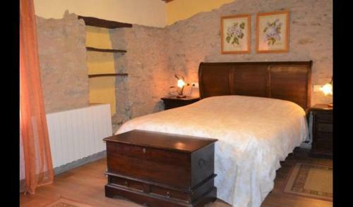 Villa In Els Hostalets D'en Bas Sleeps 15 With Pool