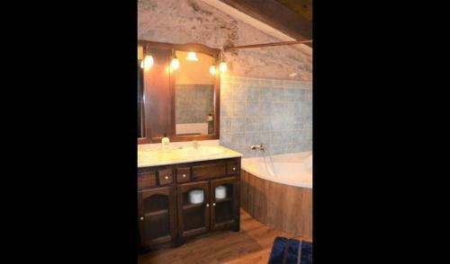 Villa In Els Hostalets D'en Bas Sleeps 15 With Pool