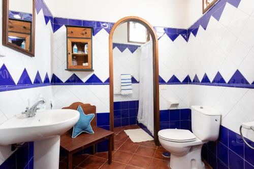 Finca El Poleo With Pool And Sea View