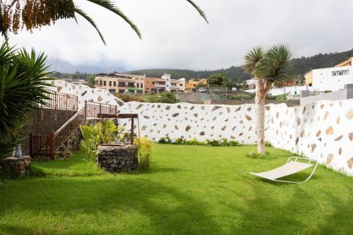 Finca El Poleo With Pool And Sea View