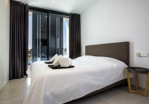 Ifac Villa Sleeps 8 With Pool Air Con And Free Wifi
