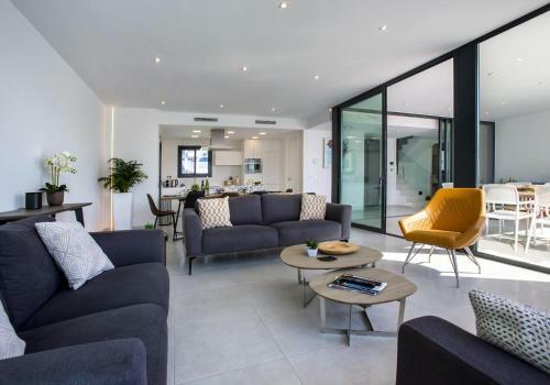 Ifac Villa Sleeps 8 With Pool Air Con And Free Wifi