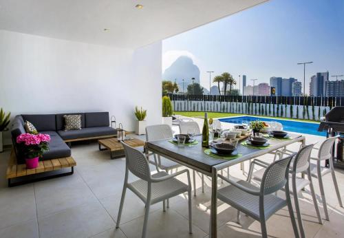 Ifac Villa Sleeps 8 With Pool Air Con And Free Wifi
