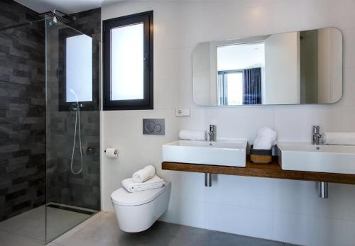 Ifac Villa Sleeps 6 With Pool Air Con And Free Wifi