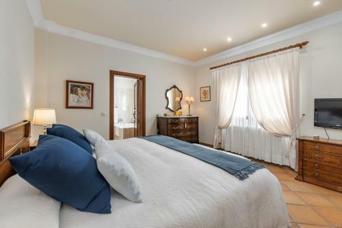 Villa In Inca Sleeps 8 Includes Swimming Pool Air Con And Wifi 1