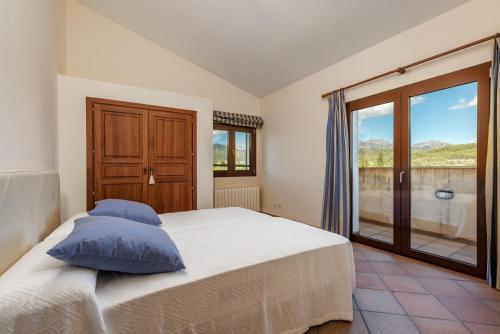 Villa In Inca Sleeps 8 Includes Swimming Pool Air Con And Wifi 1