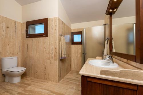 Villa In Inca Sleeps 8 Includes Swimming Pool Air Con And Wifi 1