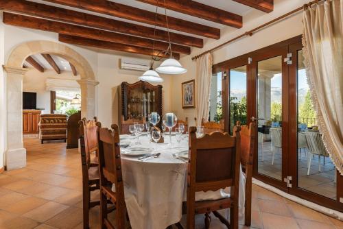 Villa In Inca Sleeps 8 Includes Swimming Pool Air Con And Wifi 1