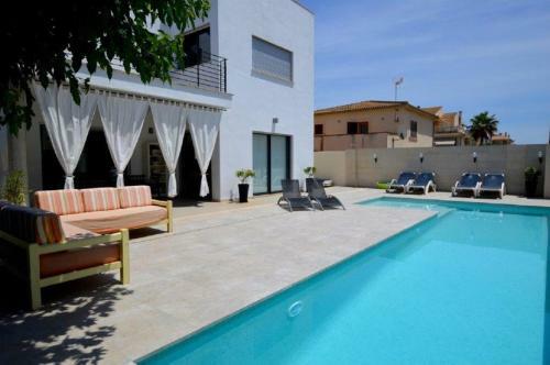 Villa En Inca Con Piscina