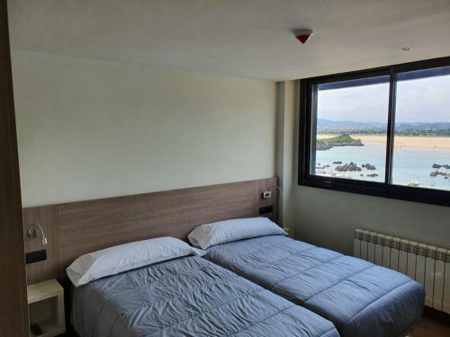 Apartamentos Playa De Los Barcos