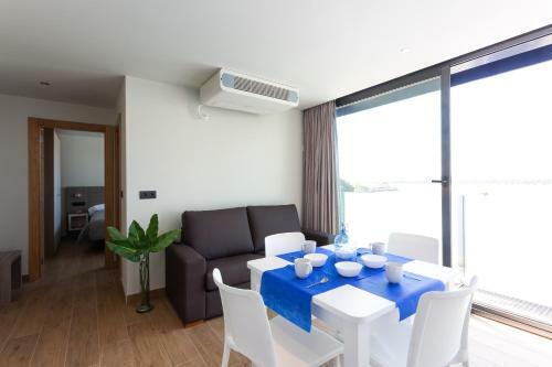 Apartamentos Playa De Los Barcos