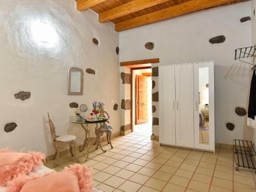 Luxurious Villa In Ingenio With Swimming Pool
