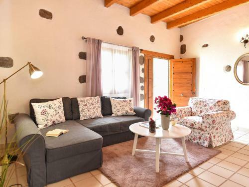Luxurious Villa In Ingenio With Swimming Pool