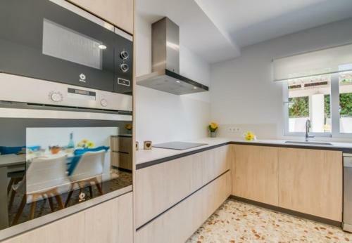 Inca Holiday Home Sleeps 9 With Pool Air Con And Wifi