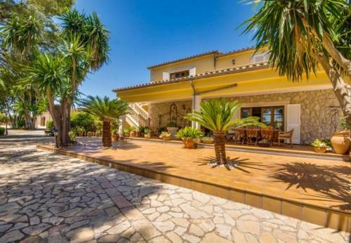 Inca Holiday Home Sleeps 9 With Pool Air Con And Wifi