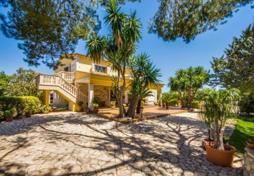 Inca Holiday Home Sleeps 9 With Pool Air Con And Wifi