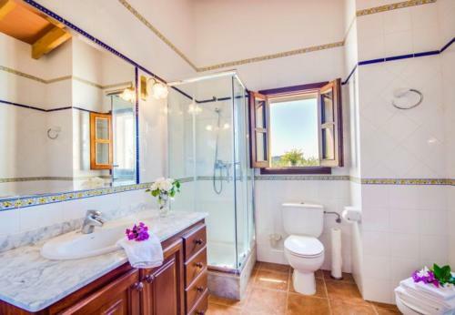 Inca Holiday Home Sleeps 9 With Pool Air Con And Wifi