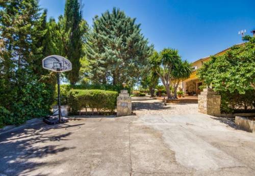Inca Holiday Home Sleeps 9 With Pool Air Con And Wifi
