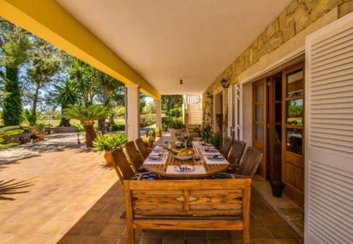 Inca Holiday Home Sleeps 9 With Pool Air Con And Wifi