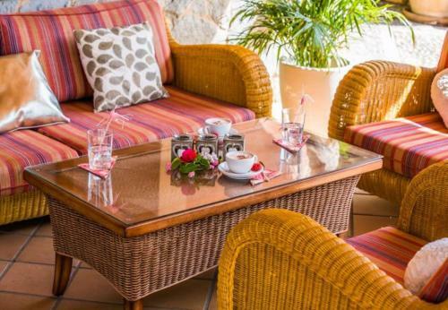 Villa In Inca Sleeps 8 With Pool Air Con And Wifi
